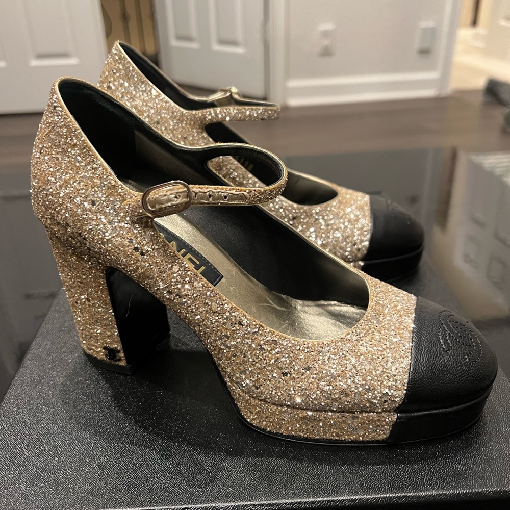 ❌SOLD❌Chanel NEW IN BOX Fall 2023 36 glitter Mary Jane